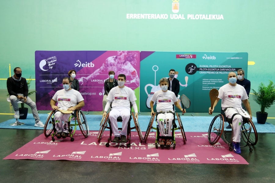 Errenteria ha acogido la final de pelota vasca adaptada, donde se han medido los jugadores clasificados el 4 de octubre en Bidania. 