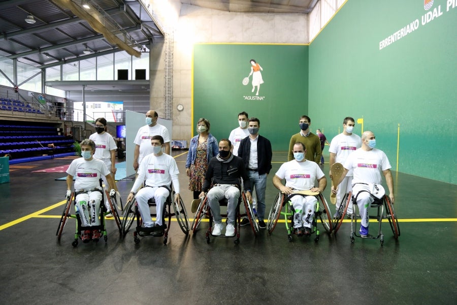 Errenteria ha acogido la final de pelota vasca adaptada, donde se han medido los jugadores clasificados el 4 de octubre en Bidania. 