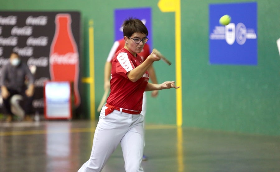Errenteria ha acogido la final de pelota vasca adaptada, donde se han medido los jugadores clasificados el 4 de octubre en Bidania. 