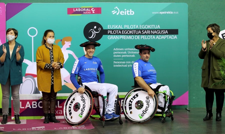 Errenteria ha acogido la final de pelota vasca adaptada, donde se han medido los jugadores clasificados el 4 de octubre en Bidania. 