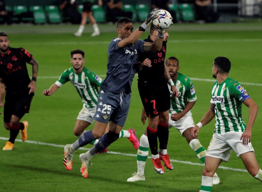 La Real se ha ido al descanso con ventaja en el marcador gracias al gol de Portu en el minuto 43