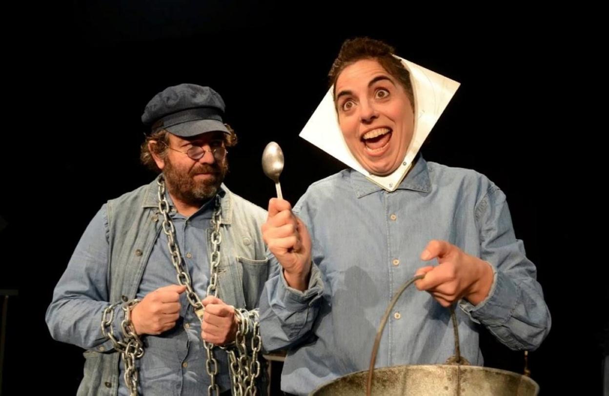 Nerea Ariznabarreta encarna al popular personaje con una nariz portátil y Pako Revueltas da vida a Gepetto. 