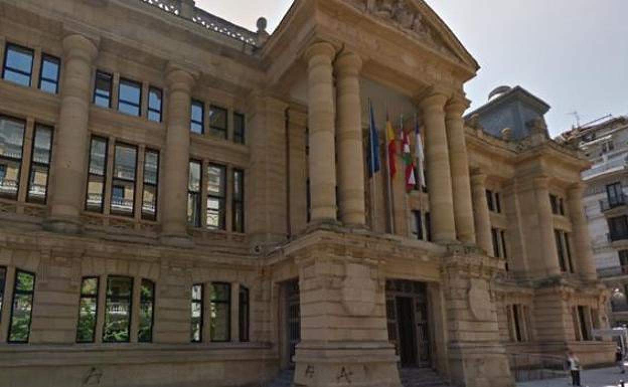 El acusado de abuso sexual de la hija menor de un amigo en Donostia dice que «jamás sería capaz de hacerle eso»