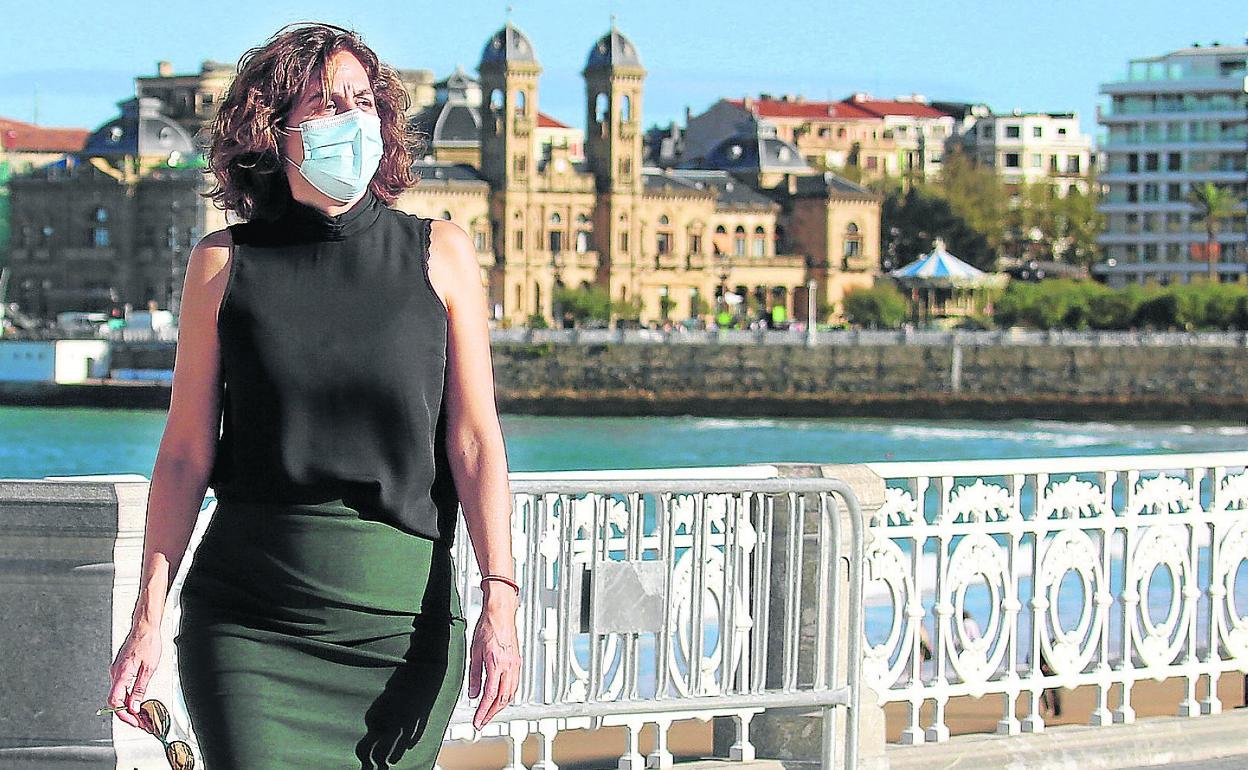 Irene Lozano, ayer en el Paseo de La Concha. 