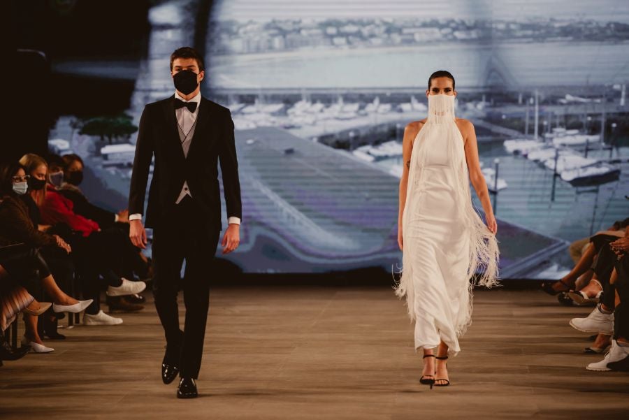 Un catalógo 2021 con propuestas para todo tipo de novios. La firma ha reunido propuestas para todo tipo de ceremonias, desde las más íntimas a las más sociales. La puesta en escena se ha complementado con los diseños de novia más destacados de la firma Yolanda Torres.