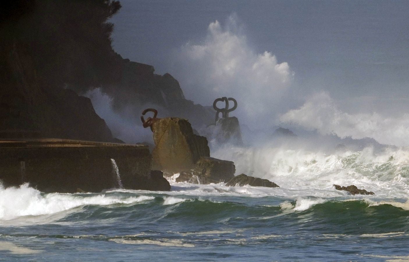 Fotos: &#039;Epsilon&#039; provoca grandes olas en Donostia