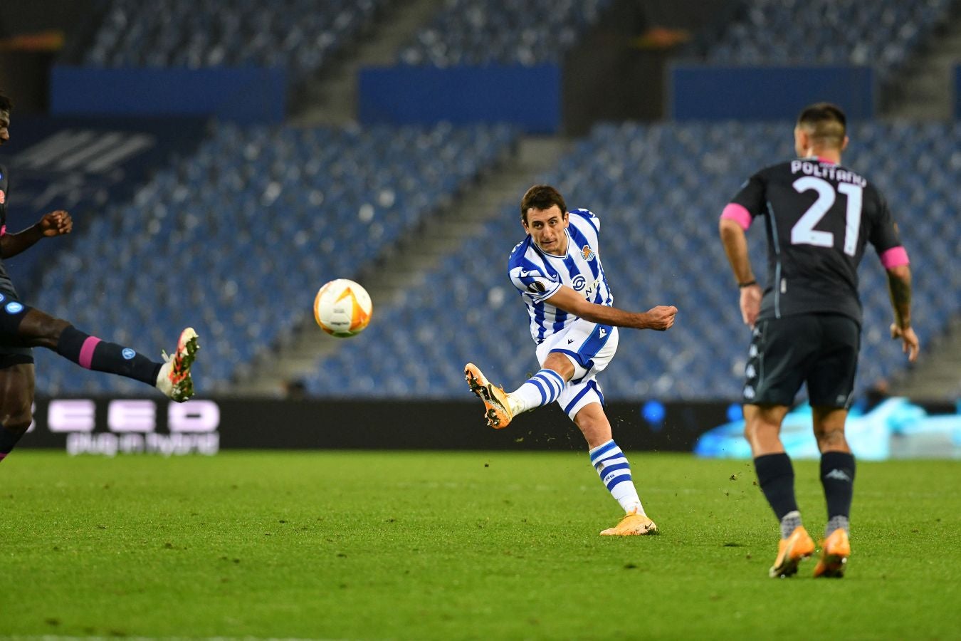 La Real Sociedad y el Nápoles han disputado la segunda jornada de la Europa League en el Reale Arena