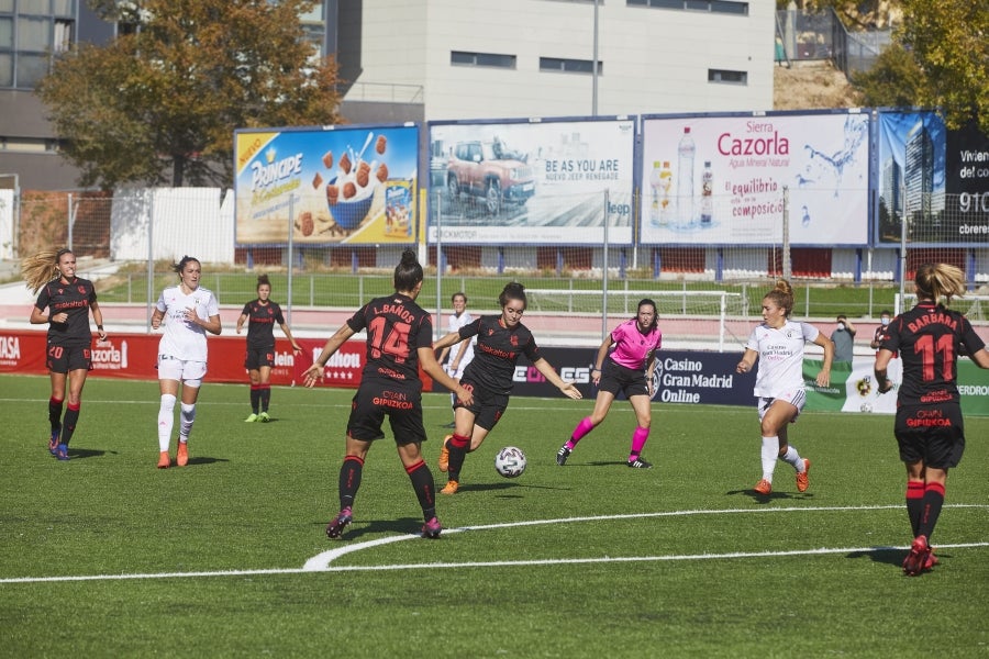 La Real Sociedad encajó este sábado su primera derrota liguera tras perder por la mínima en el feudo del Madrid CFF (1-0). El equipo dirigido por Natalia Arroyo no materializó sus oportunidades de gol y cayó en el Nuevo Matapiñonera ante el conjunto blanco, convertido en revelación: ha ganado tres de sus cuatro encuentros en este arranque y ha recibido tan solo un tanto. 