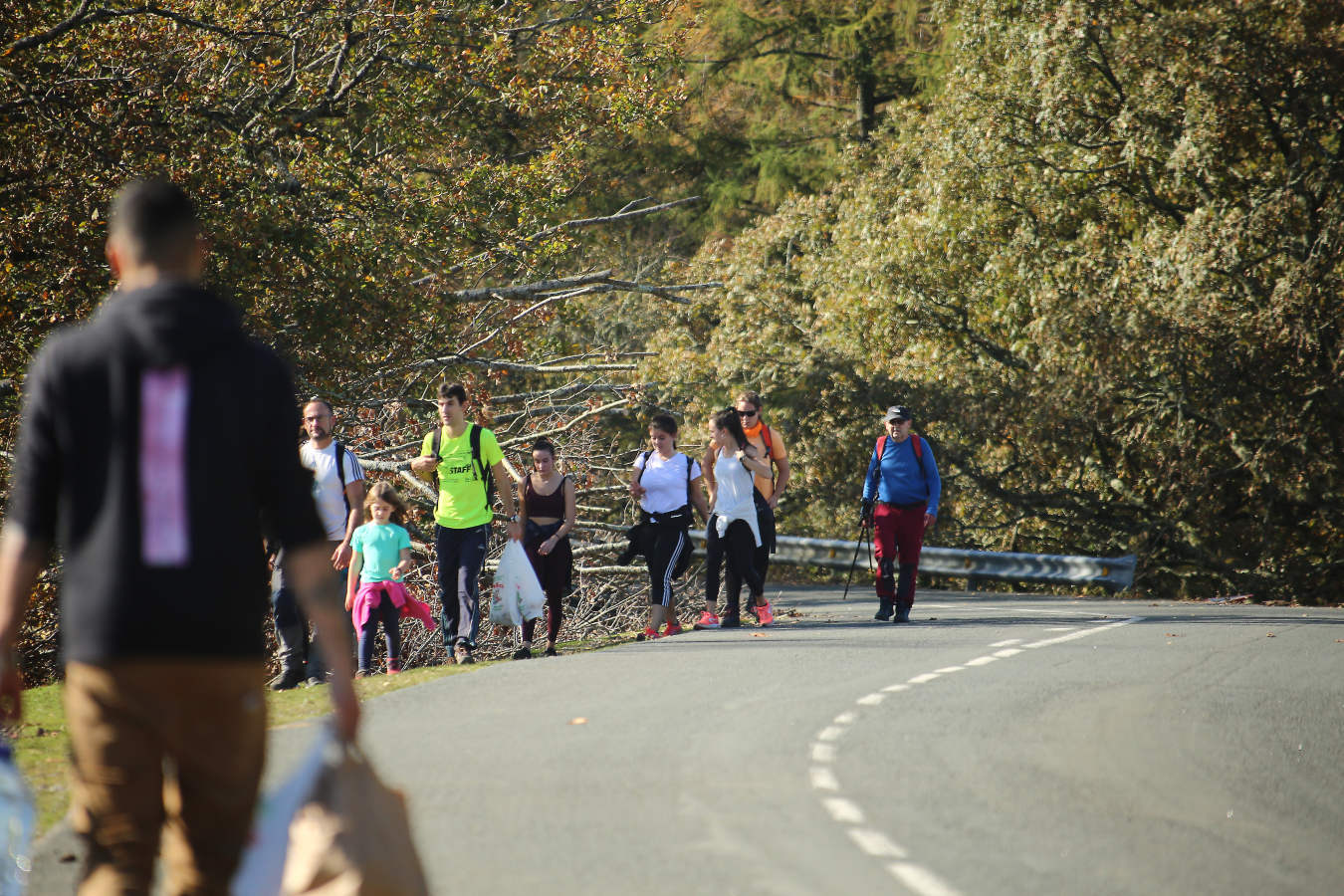 Los guipuzcoanos han aprovechado el buen tiempo para darse un paseo o hacer deporte el primer fin de semana de las nuevas medidas para combatir el Covid-19