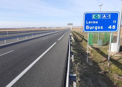 Imagen secundaria 1 - Control de la Guardia Civil en una de las salidas de Madrid, los únicos lugares en los que se vieron estos dispositivos de control durante el trayecto.