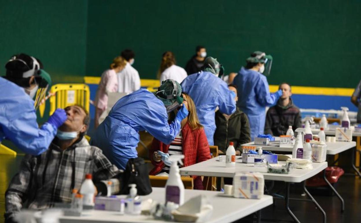 Cribado de Azkoitia, el primer testeo masivo realizado en Gipuzkoa. 