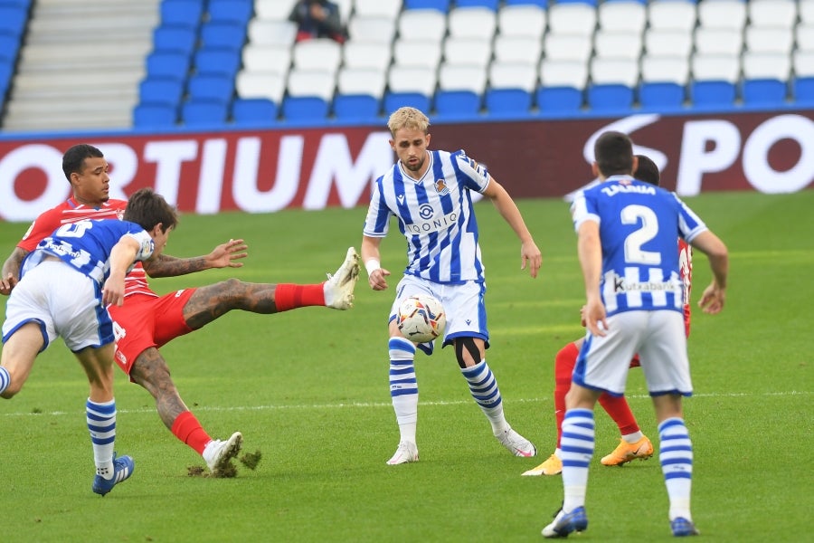 Fotos del Real Sociedad1 - 0 Granada de la jornada 9 de  LaLiga 2020-2021