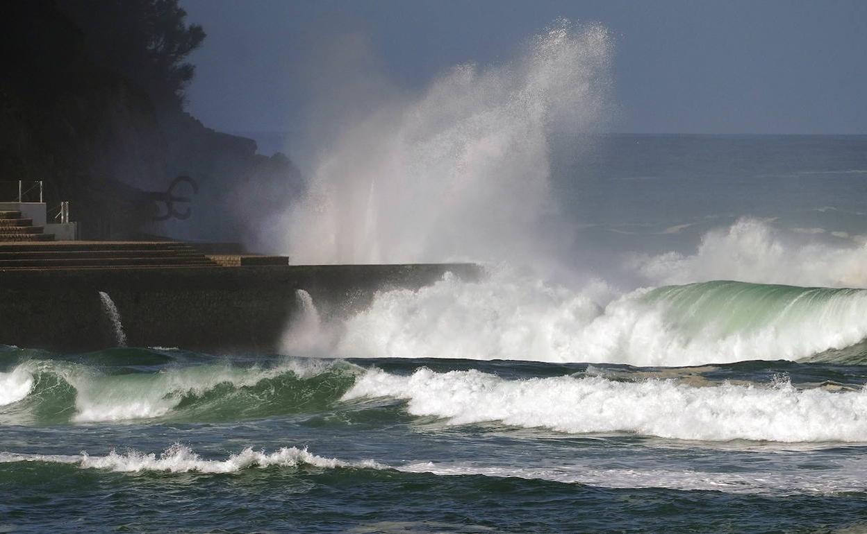 Las olas volverán a golpear con intensidad la costa guipuzcoana.