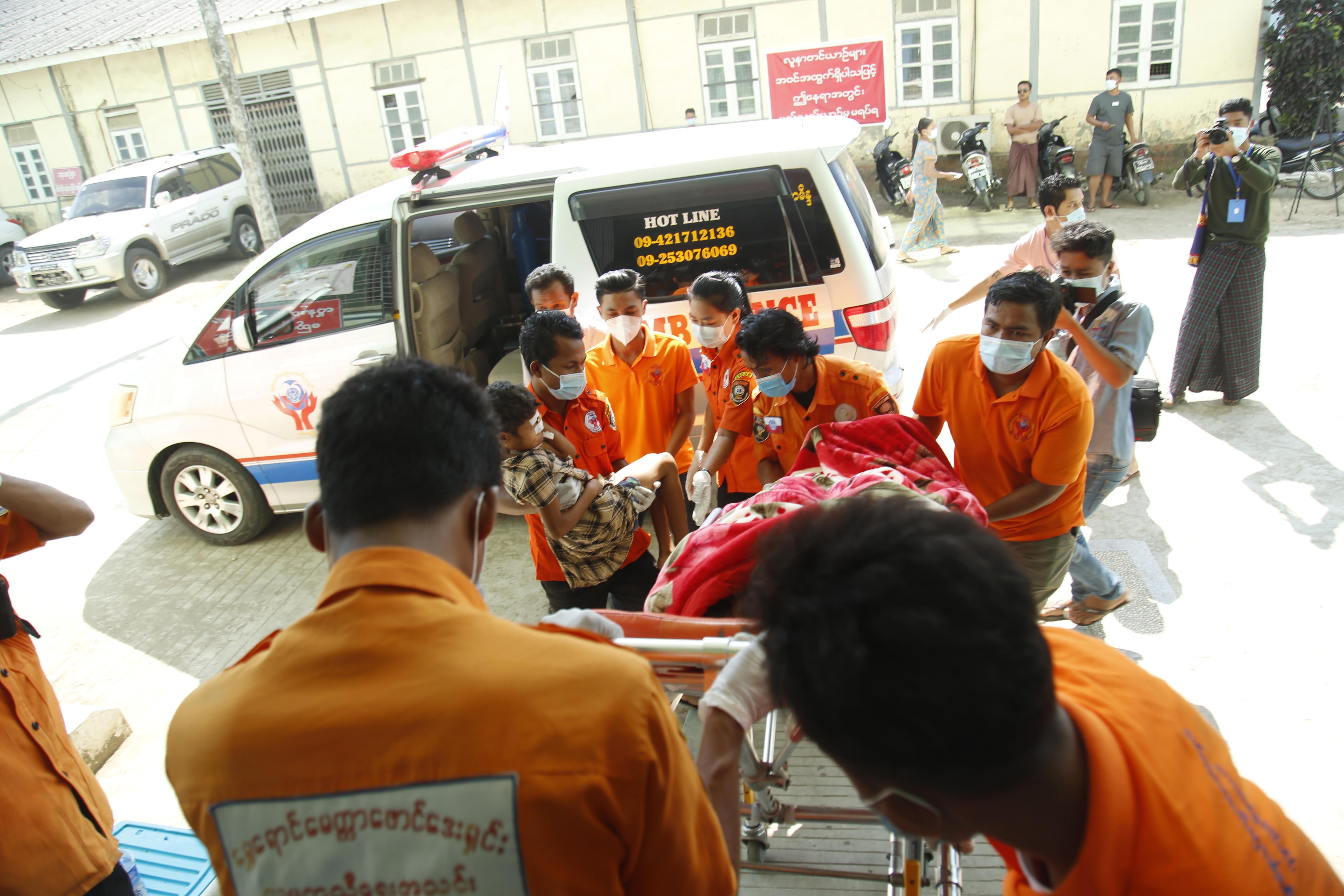 Fotos Una explosión en una mina terrestre deja tres muertos en Myanmar El Diario Vasco