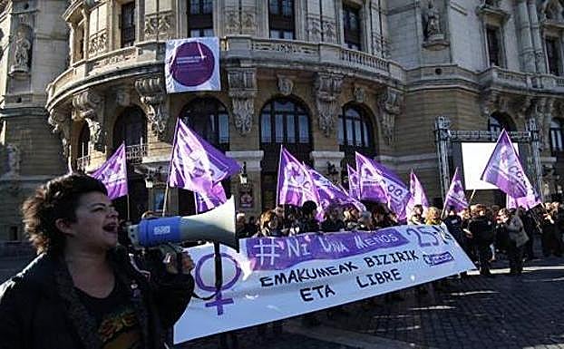 Un 48% de mujeres que sufre violencia no ha acudido a la policía, al juzgado o a algún servicio de ayuda