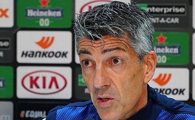 Imanol Alguacil, entrenador de la Real Sociedad, transmite su «más sincero pésame» a la familia de Maradona