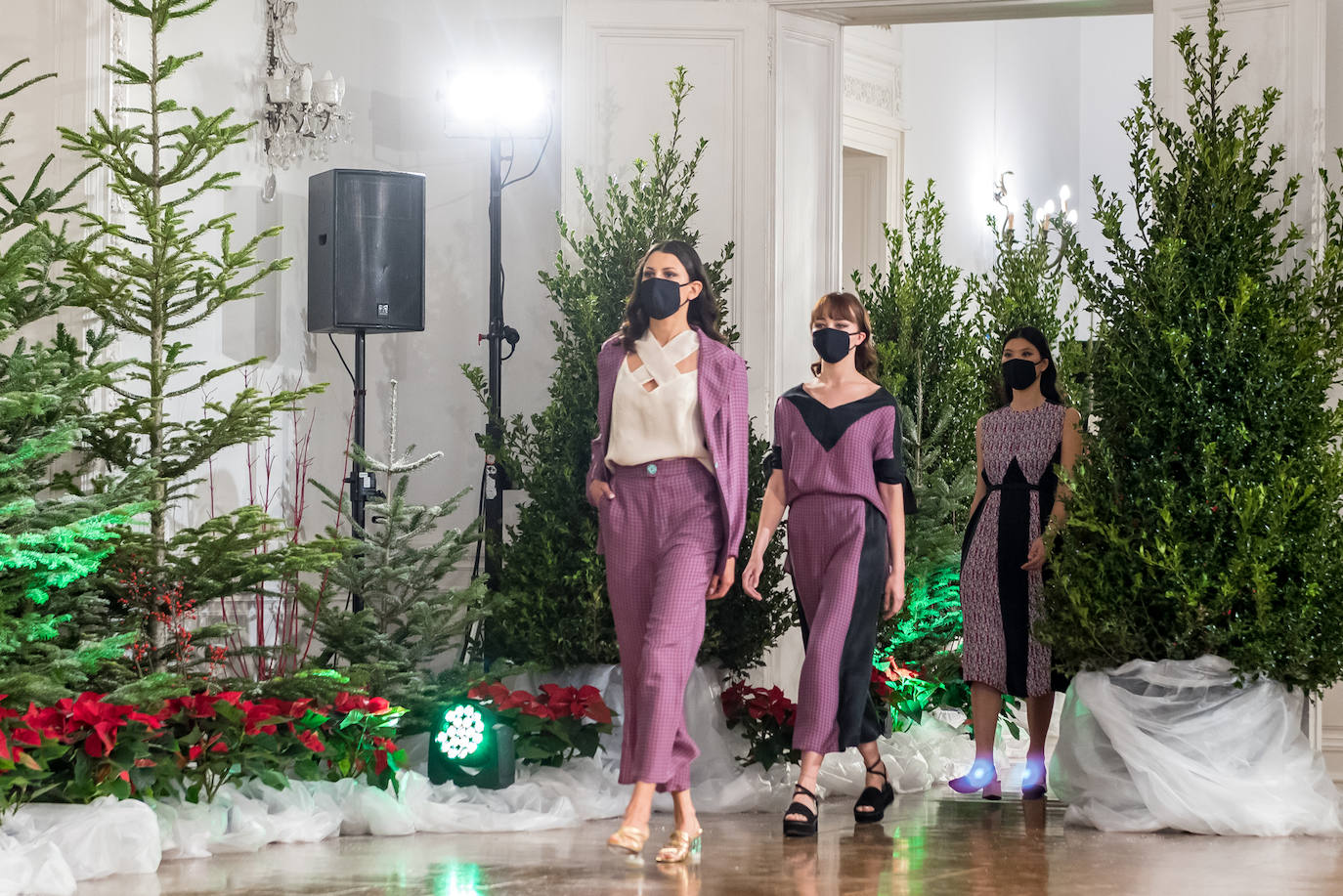 El Palacio Miramar de Donostia acogió ayer a quinta edición del desfile de moda sostenible firmado por 14 diseñadores de GK Green Fashion