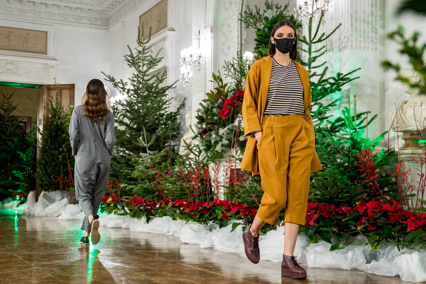 Akukuna presentó un formato de colección innovador basado en el 'do it yourself y Ekomodo, por su parte, unas creaciones basadas en la optimización en la gestión de los residuos. Maider Alzaga y su búsqueda de la comodidad, la marca sostenible Luhei, y las líneas puras de Ane San José demostraron que se puede rebosar estilo a la vez que cuidar del planeta