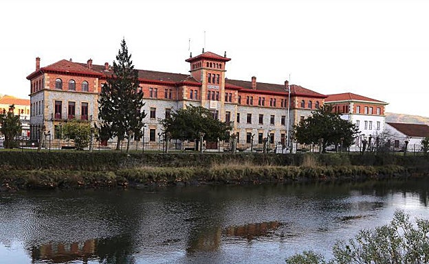 Áncora pide blindar en el Peppuc dos de los doce edificios de los cuarteles de Loiola