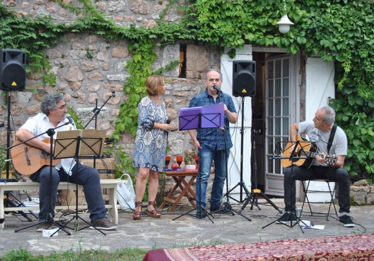 Juan Ramón Unamuno, Monika Refojos, Felipe Juaristi y Txitxo López forman el cuarteto Aldeta. 