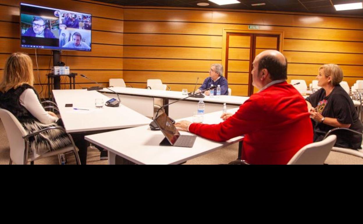 Andoni Ortuzar preside una reunión telemática del EBB.