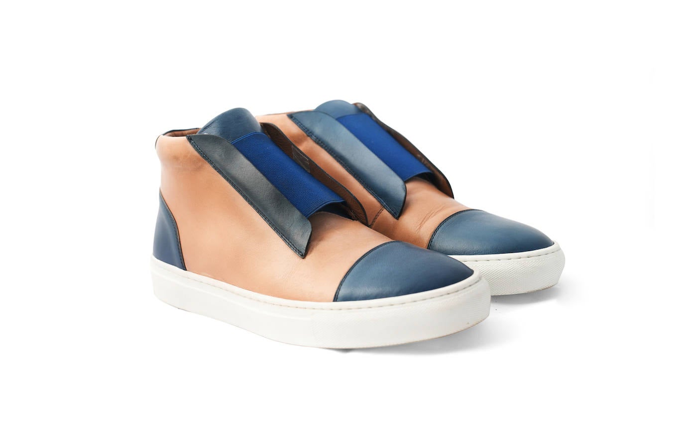 Es la primera marca de calzado y complementos de alta gama y sostenibles para ciclistas urbanos