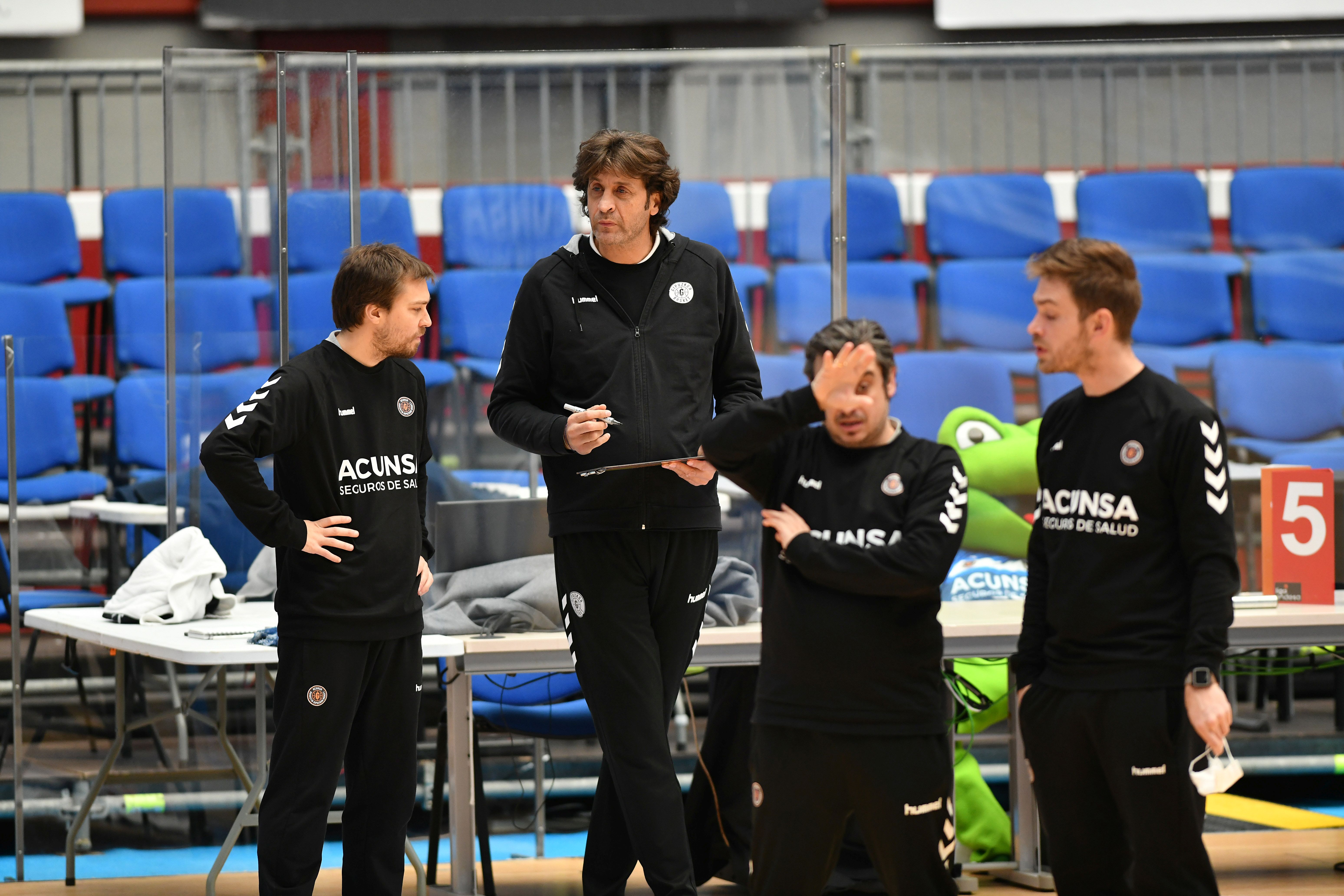 Los jugadores del GBC entrenan en Illunbe.