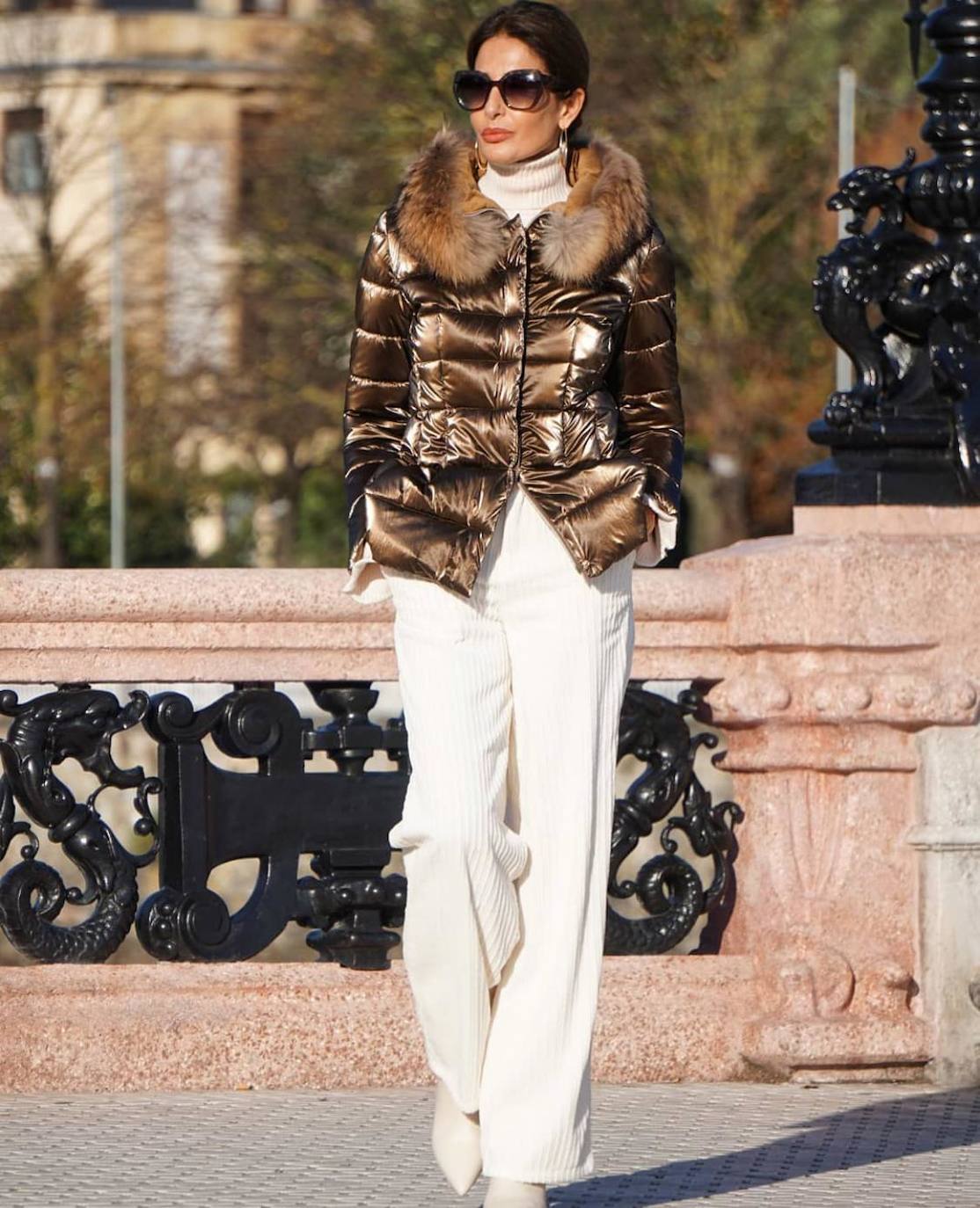 Si todavía no tienes muy claro lo que es tendencia para este otoño-invierno tan irregular, te proponemos 18 looks para afrontar las estaciones más frías y húmedas del año sin perder un ápice de estilo. Toma nota de las propuestas estilísticas de los rostros gipuzcoanos más reconocidos de la red digital, con la mezcla de básicos y prendas 'top' de la campaña como máxima exponente