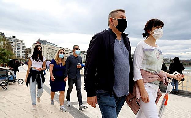 Gipuzkoa, al borde de abandonar la zona roja pese a registrar un repunte de positivos