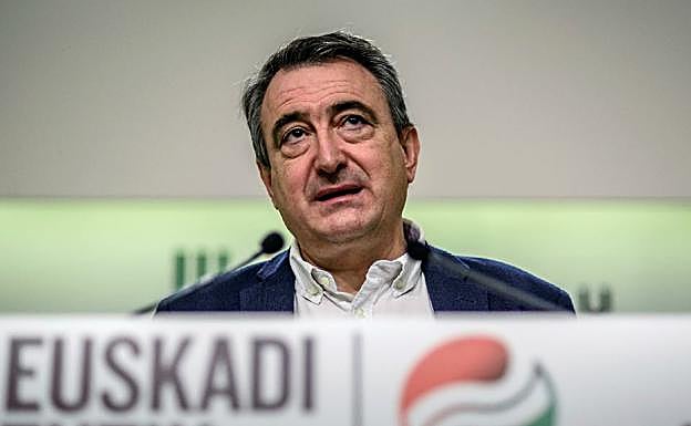 El PNV pide al Rey que responda a los militares que intentan «traspasar límites» del marco democrático