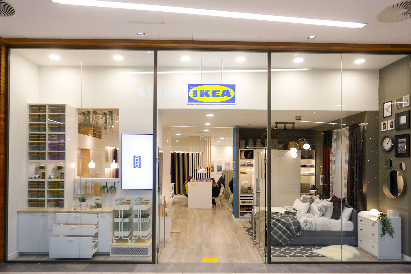 Ikea abre una tienda de 100 metros cuadrados en el Centro Comercial Garbera basada en la atención personalizada, la recepción de compras y envío de solicitudes