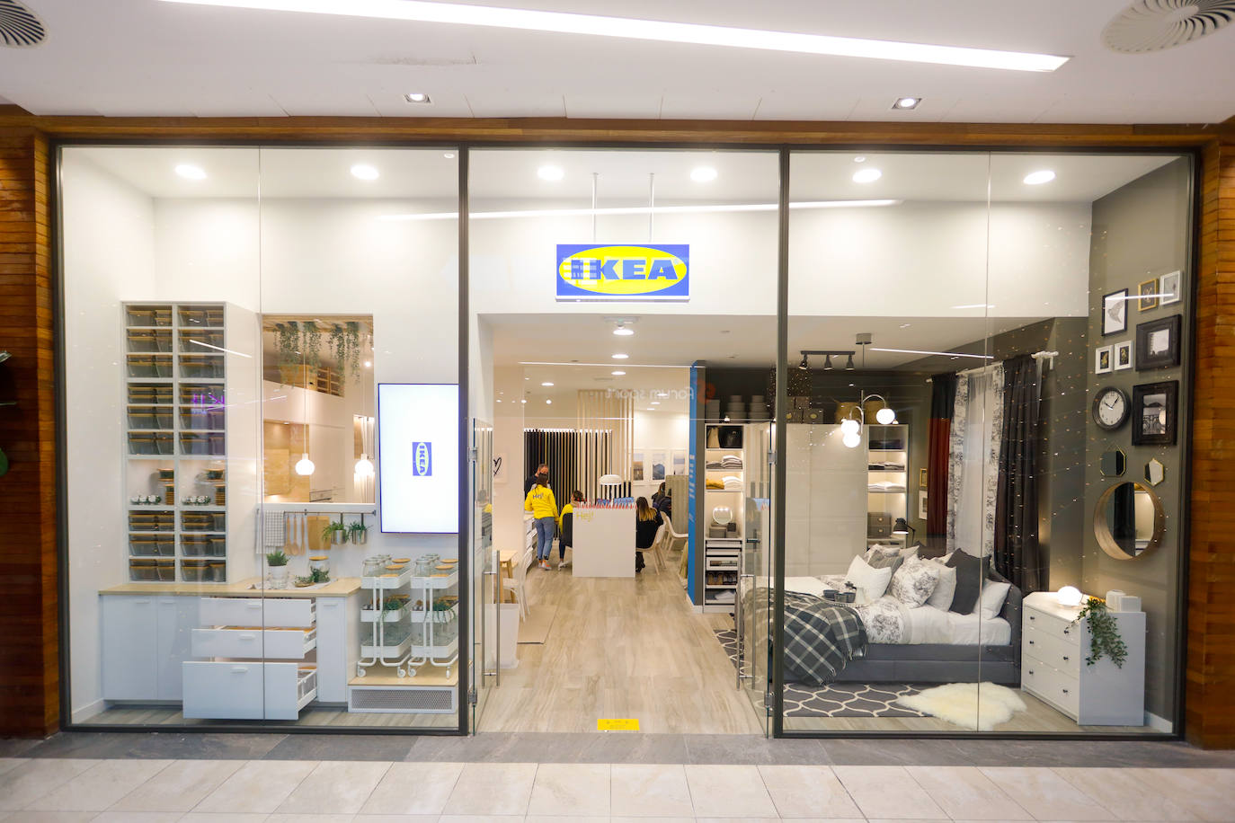 Ikea abre una tienda de 100 metros cuadrados en el Centro Comercial Garbera basada en la atención personalizada, la recepción de compras y envío de solicitudes
