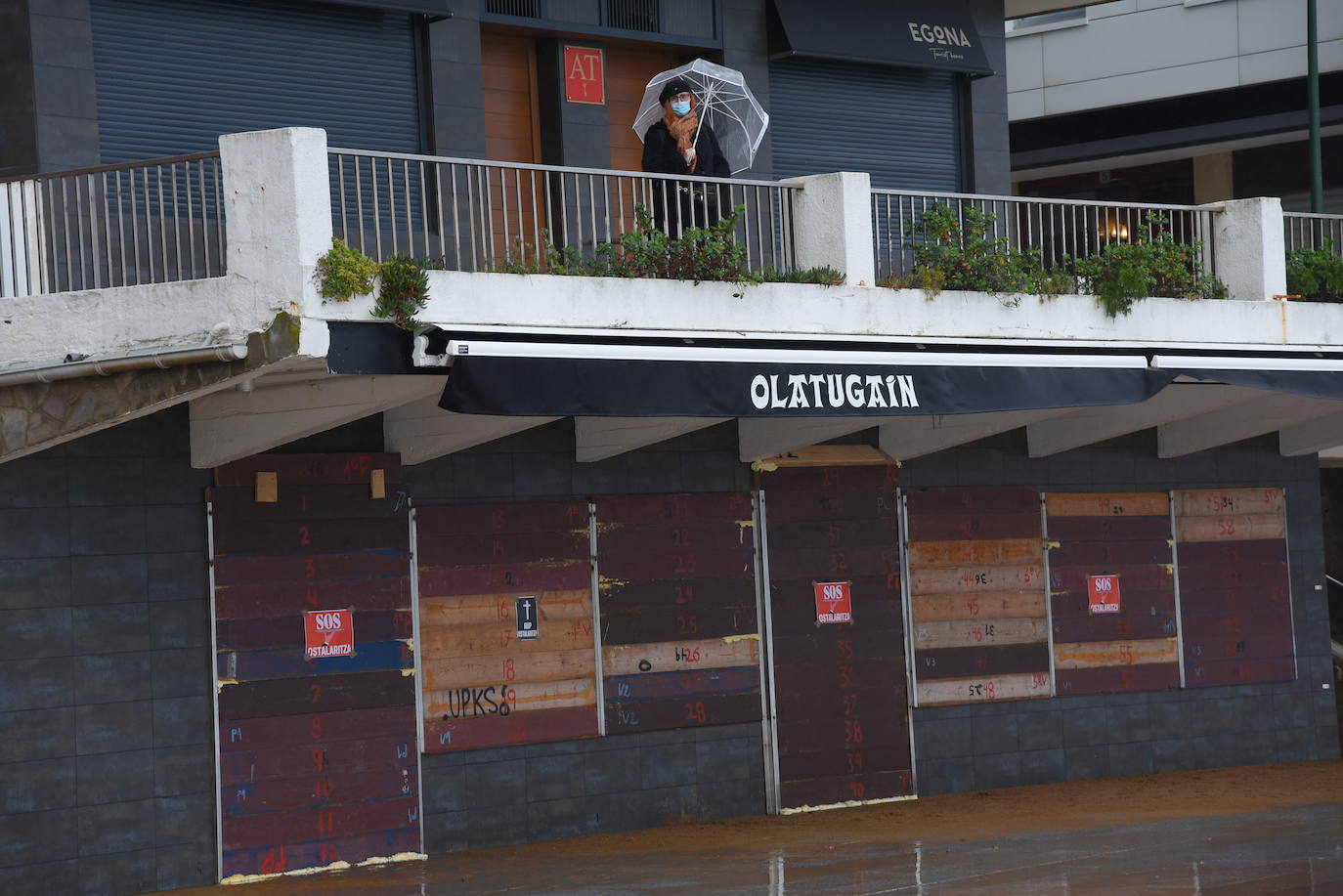 Fotos: El temporal de olas azota Zarautz