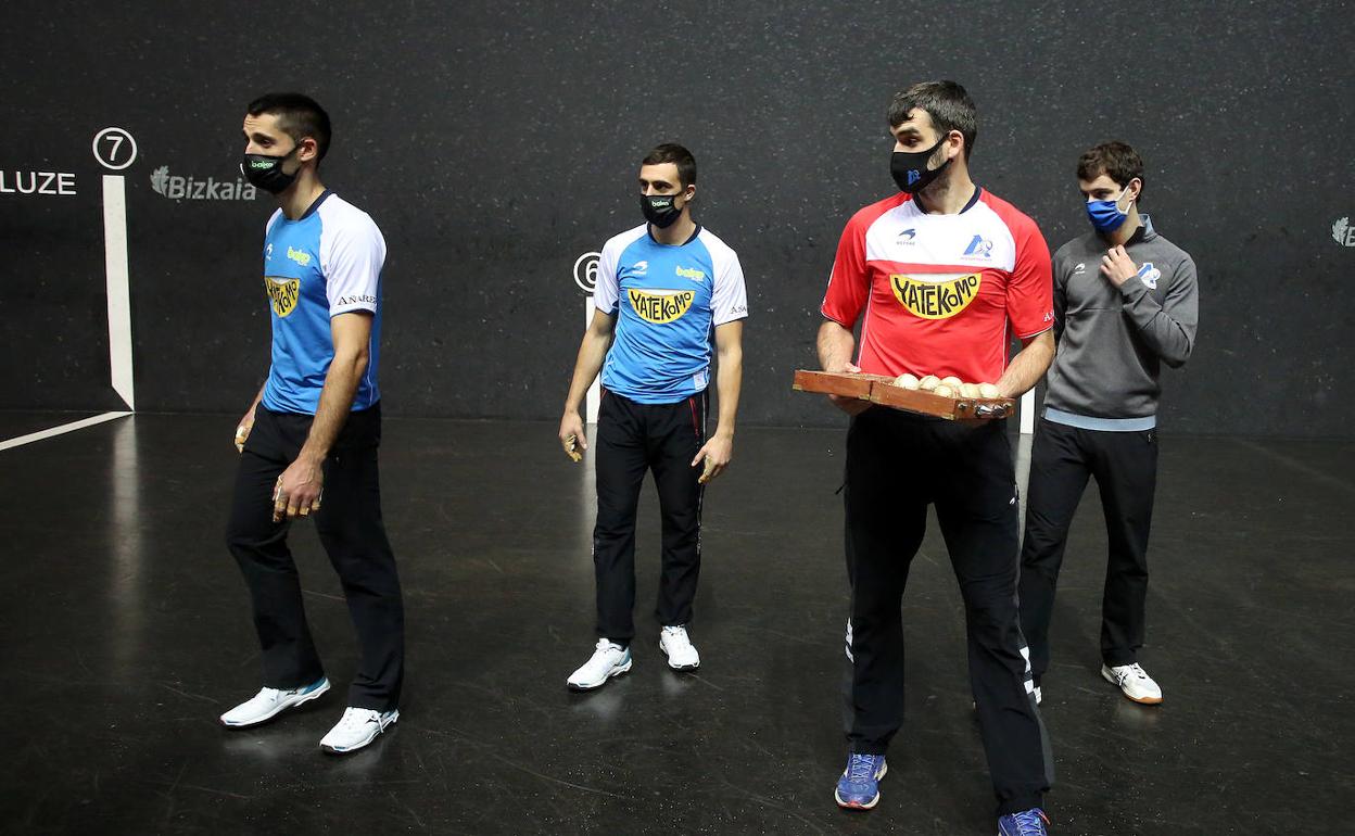 Urrutikoetxea y Olaizola II se ven hoy las caras con Ezkurdia y Martija por cuarta vez en el presente Campeonato de Parejas.
