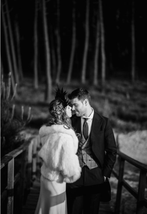 Inés, acostumbrada a ejercer de 'wedding planner' en Marketing For Lemons, se casó con Endika tras 10 años de relación, convirtiéndose en la novia del vestido más especial que hemos visto en los últimos años.