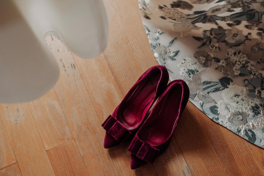 Inés, acostumbrada a ejercer de 'wedding planner' en Marketing For Lemons, se casó con Endika tras 10 años de relación, convirtiéndose en la novia del vestido más especial que hemos visto en los últimos años.