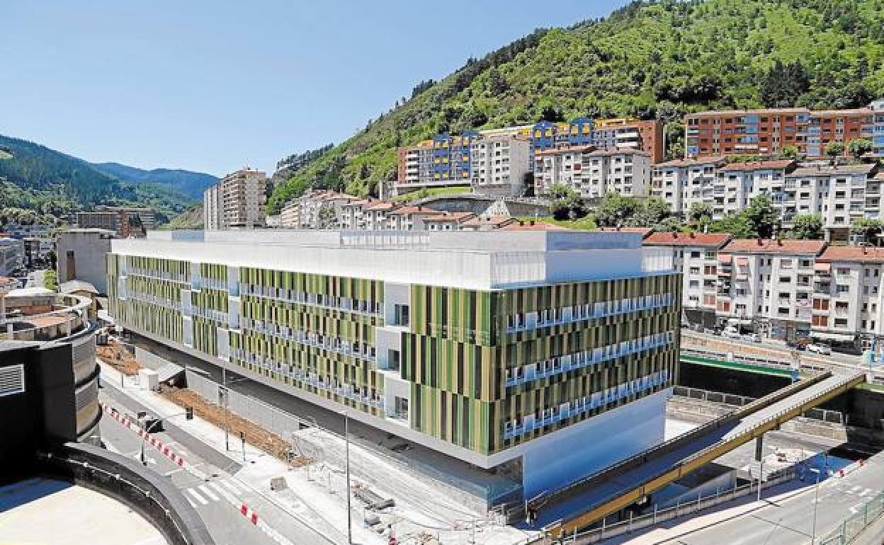 El Hospital de Eibar acoge a personas mayores con Covid.