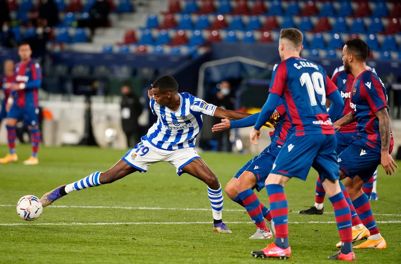 Fotos: Las mejores imágenes del Levante - Real Sociedad