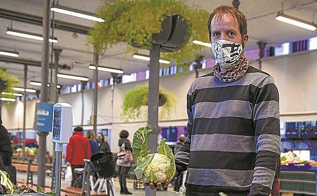 Néstor Errasti señala que la verdura baja en ventas durante estos días. 