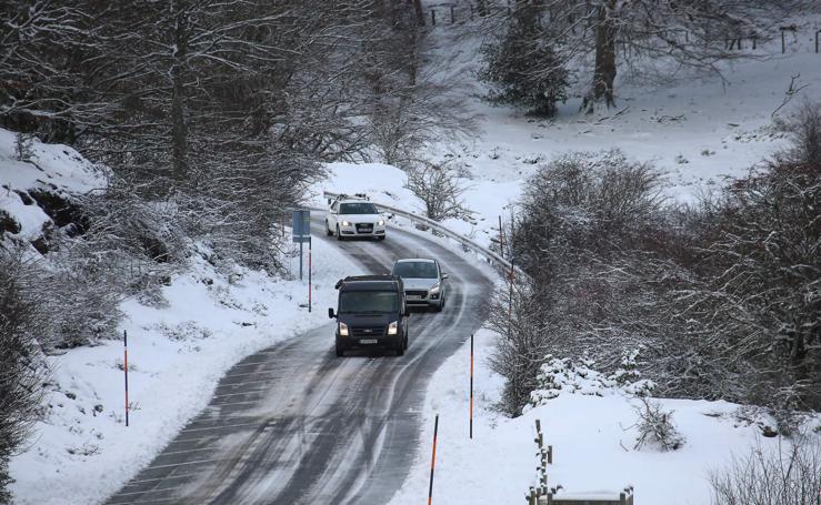 'Bella' cambia la nieve y el frío por el viento y las olas 