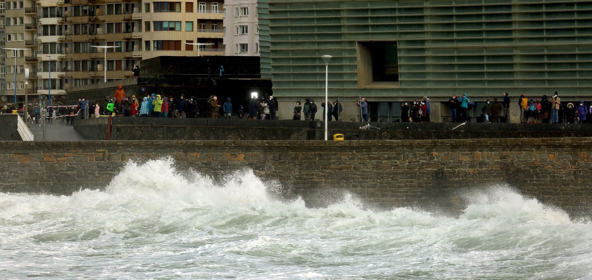 Imágenes del temporal en Donostia