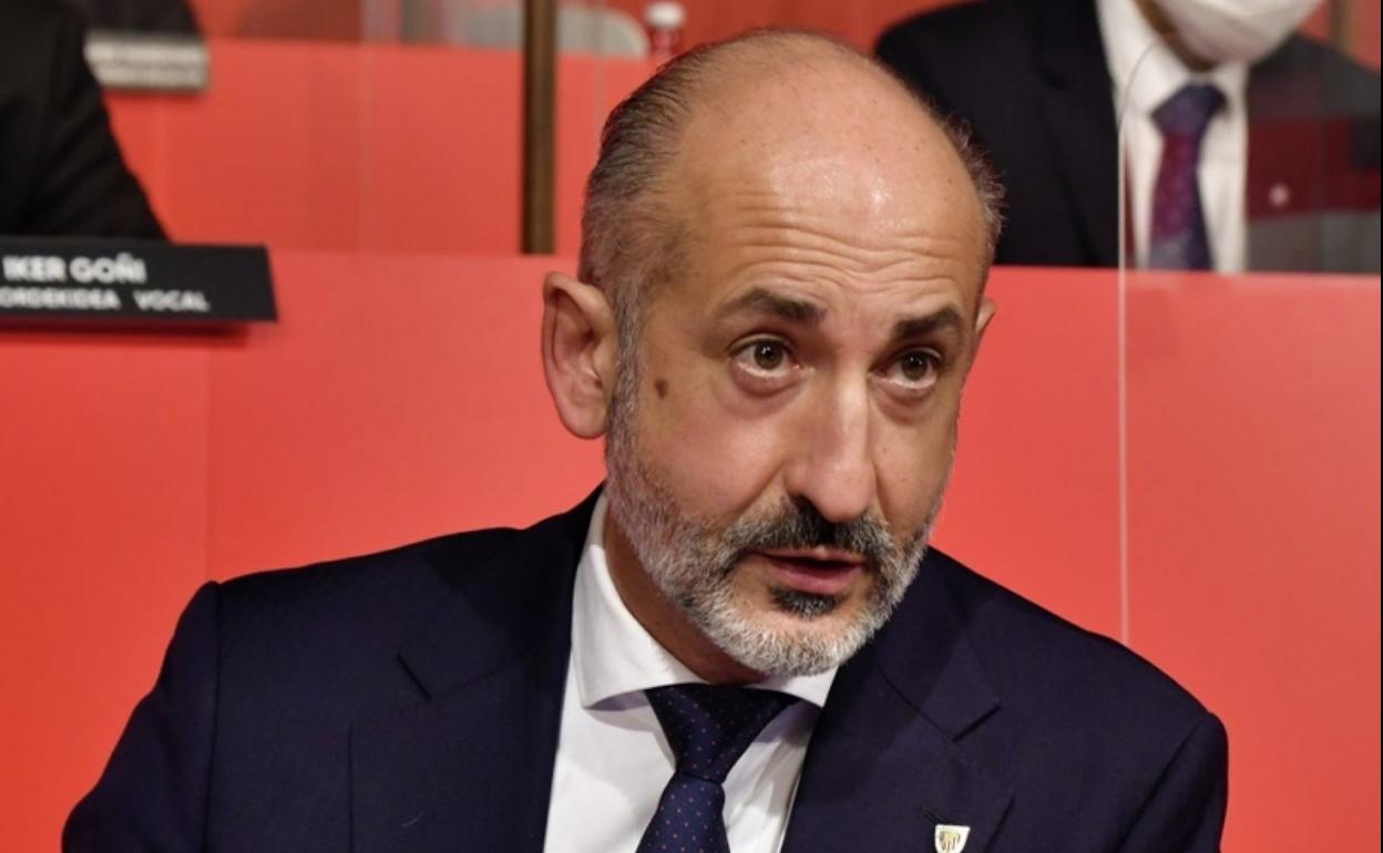 Aitor Elizegi, el lunes en una rueda de prensa en Bilbao. 