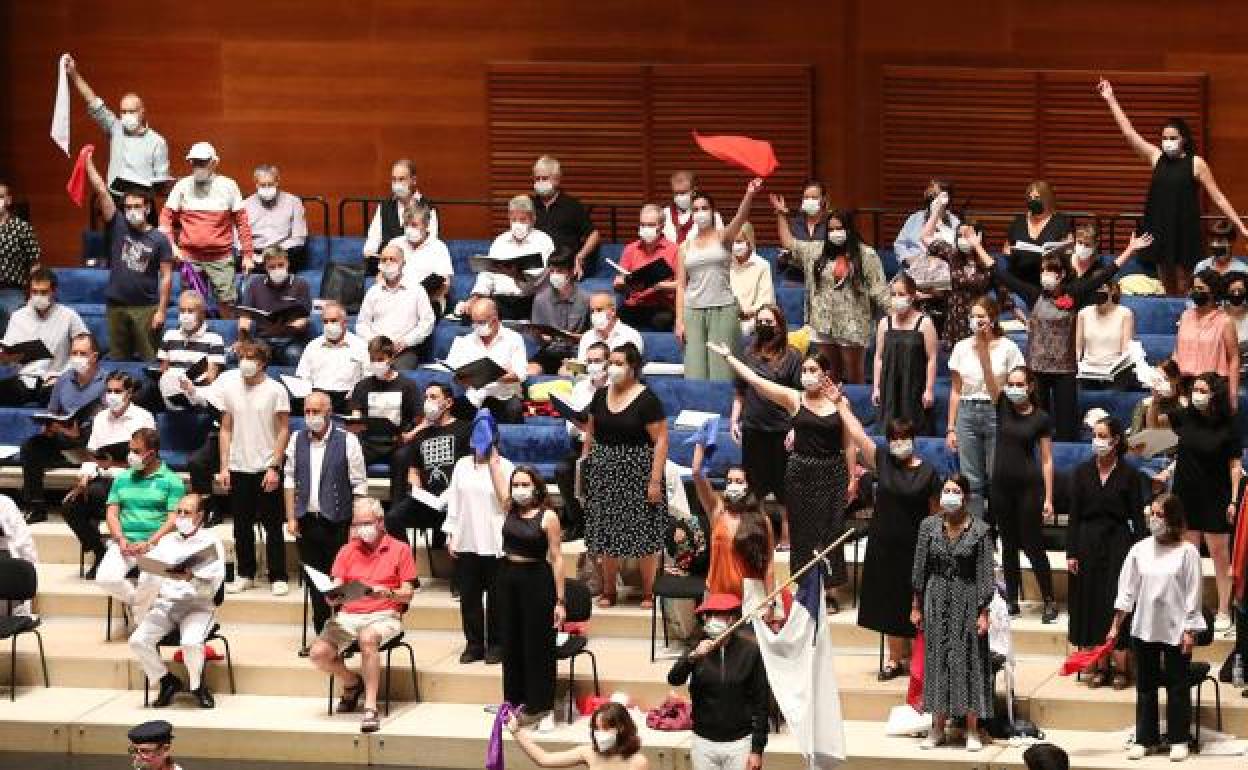 El Orfeón donostiarra actuando en el Kursaal