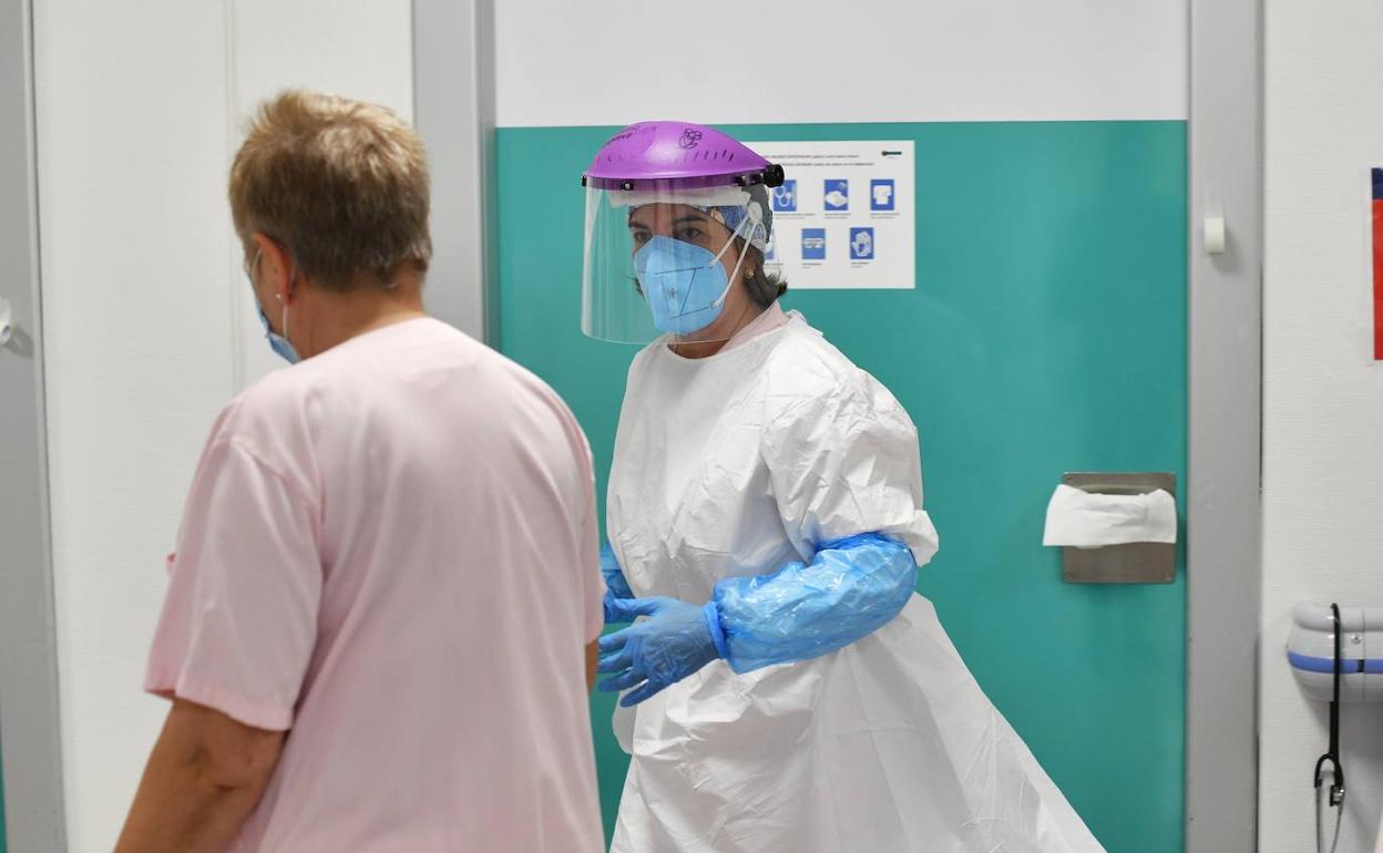 La incidencia del Covid en Euskadi recupera terreno con una tasa de positivos por encima del 7%