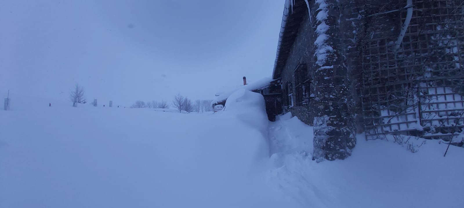 Fotos: La Fonda de Urbia se vuelve blanca
