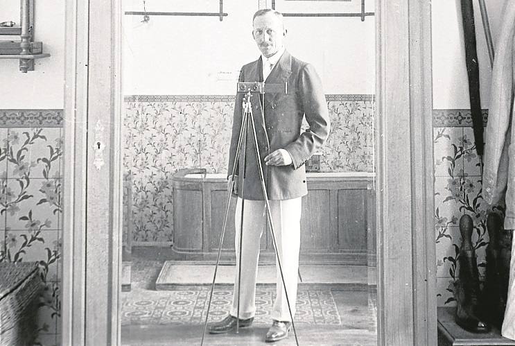 Autorretrato de Manuel Carvajal