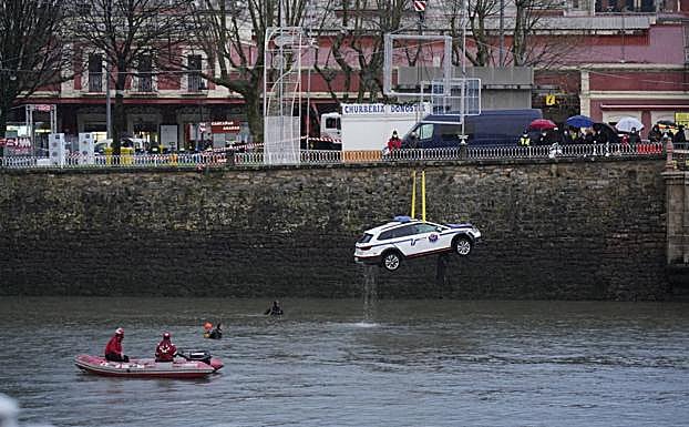 La Ertzaintza hará una reconstrucción digital tridimensional del accidente en que el que murió un agente al caer al Urumea