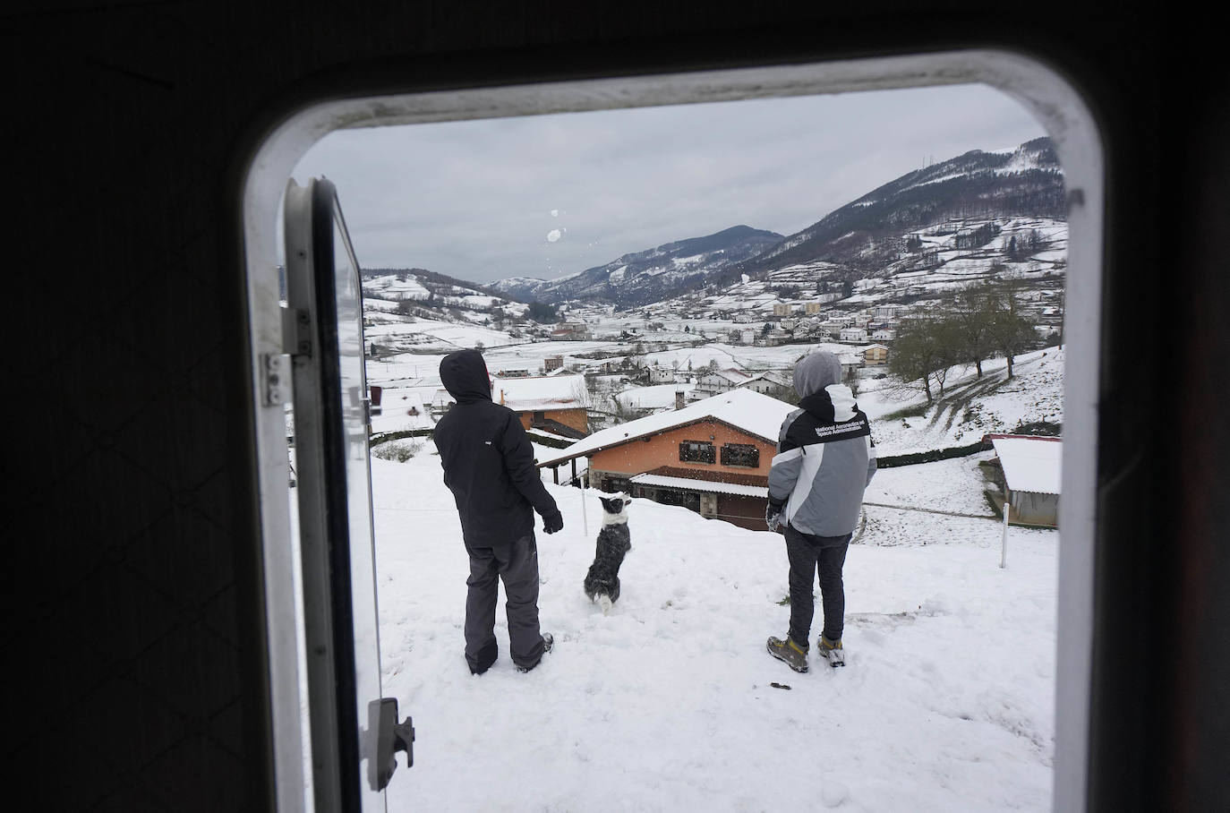 Los termómetros han marcado mínimas por debajo de los cero grados en buena parte de Gipuzkoa. La mínima la ha vuelto a marcar esta pasada madrugada Berastegi con -7,1 grados