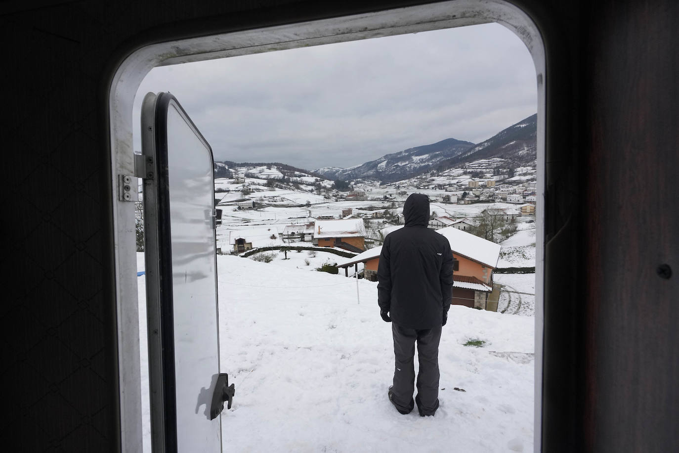 Los termómetros han marcado mínimas por debajo de los cero grados en buena parte de Gipuzkoa. La mínima la ha vuelto a marcar esta pasada madrugada Berastegi con -7,1 grados