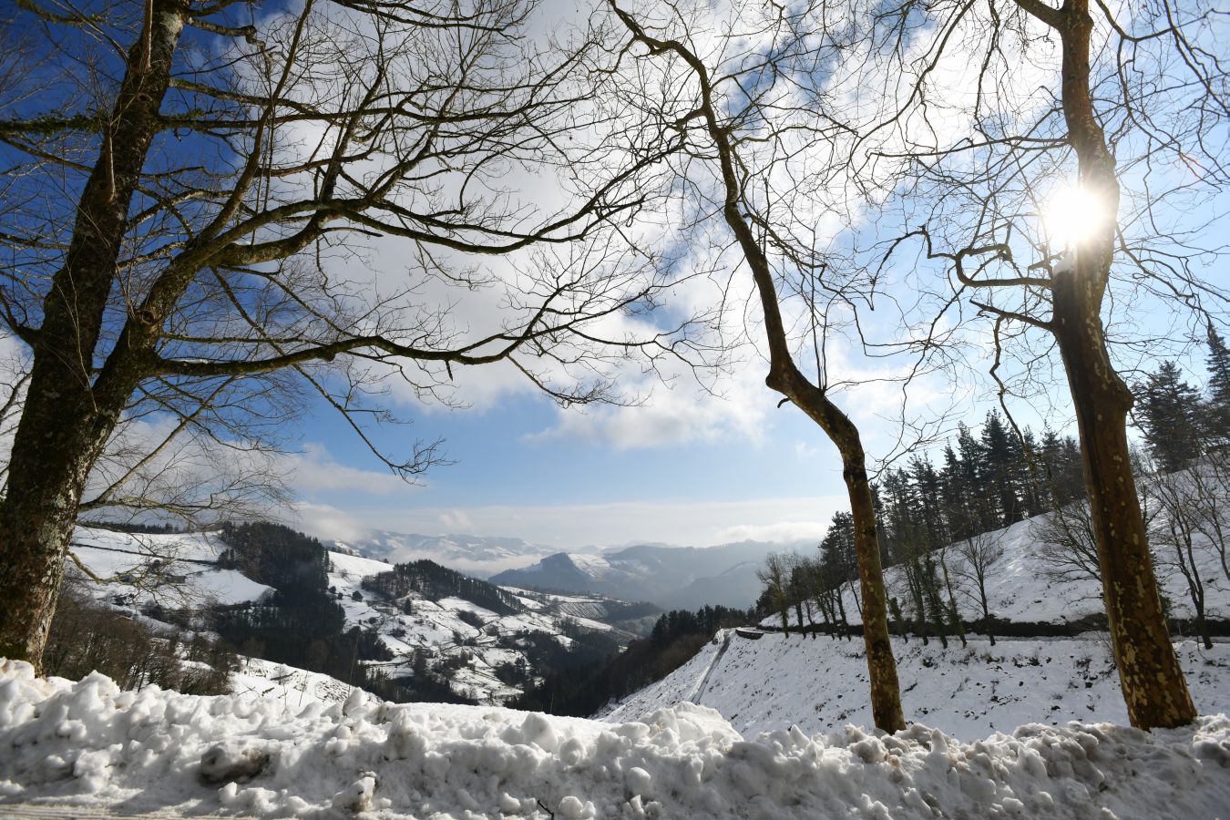 La nieve está adquiriendo importarntes grosores en algunas cumbres guipuzcoanas, como en Arrate.